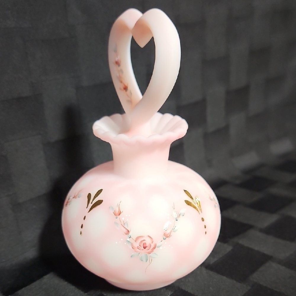 Exquisite Fenton Handpainted Diamond Rose Quilted w/Heart Stopper Perfume Bottle - Picture 6 of 16